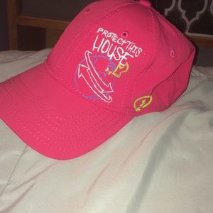 UNDER ARMOUR HAT